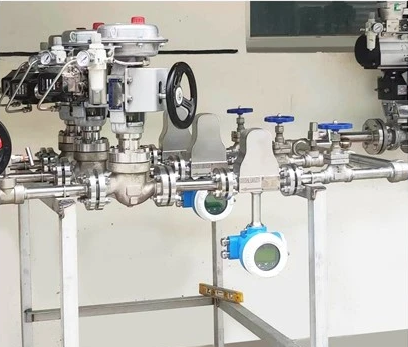 Measuring unit with Mass-EXPERT on a test bench