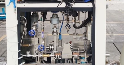 Mass-EXPERT meters in process equipment